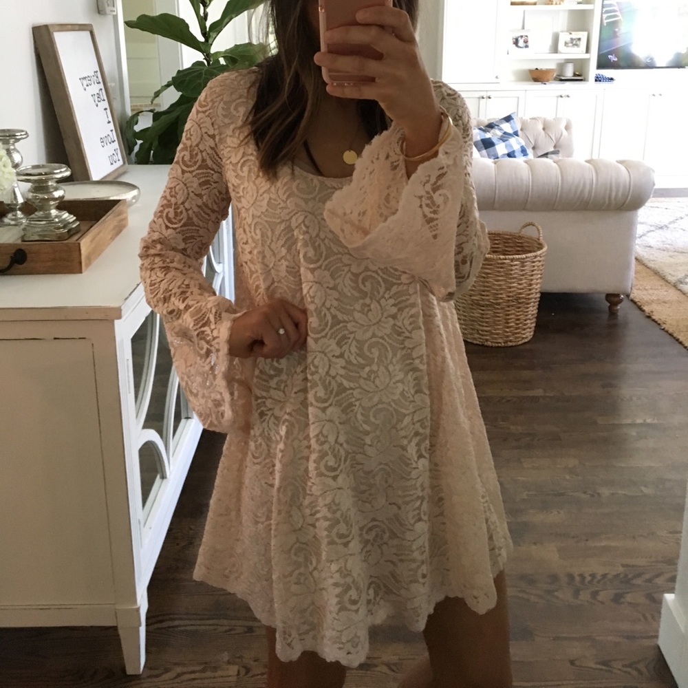 Show Me Your MuMu Bell Sleeve Lace Dress Sz XS